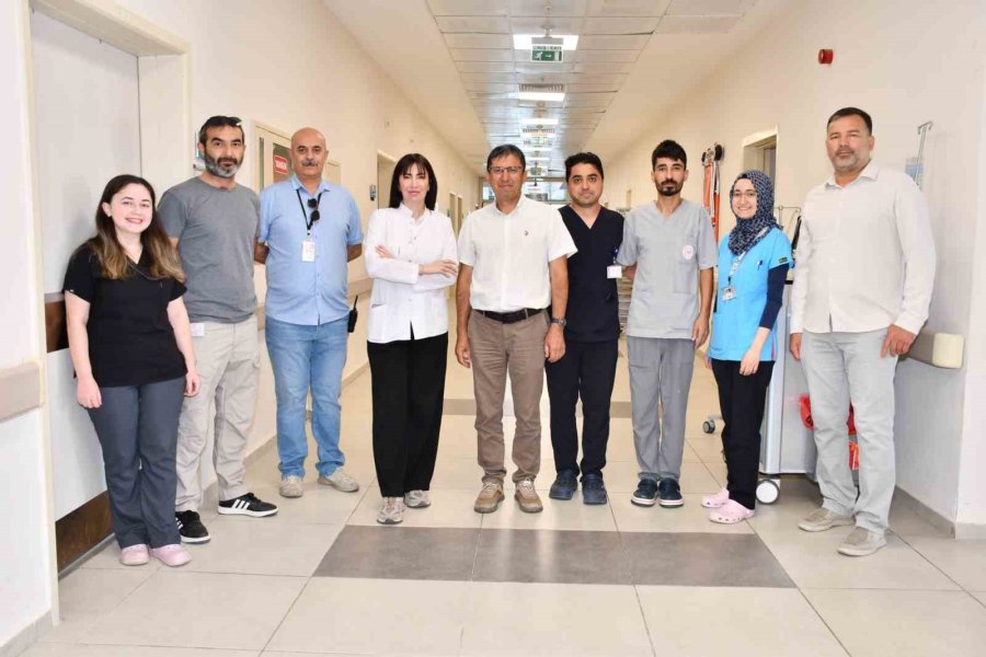 Alanya’da Bayramın İlk Gününde Görev Başındaki Sağlık Çalışanları Unutulmadı