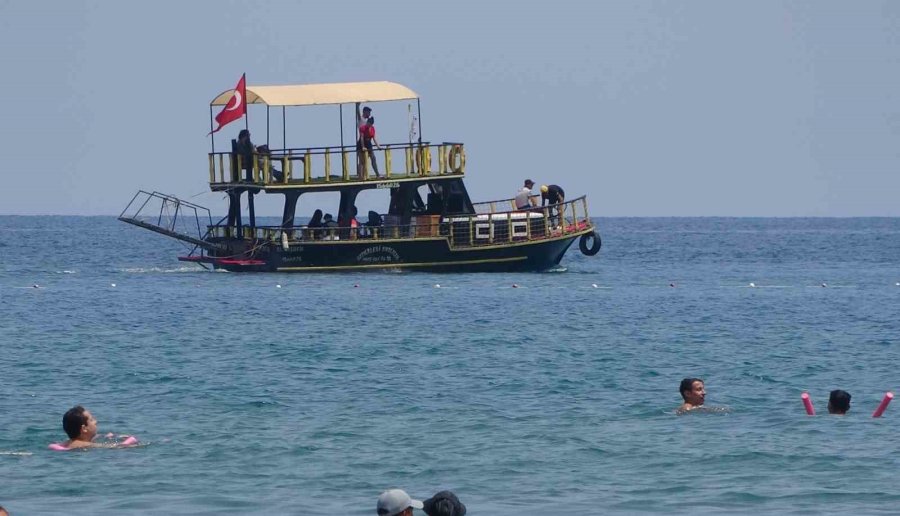 Bayram Tatiliyle Kızkalesi’nde Deniz Keyfi