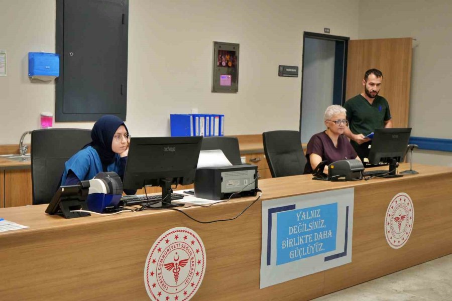 Dayanılmaz Ağrıları Dindiriyorlar Hastalar Taburcu Olmak İstemiyor