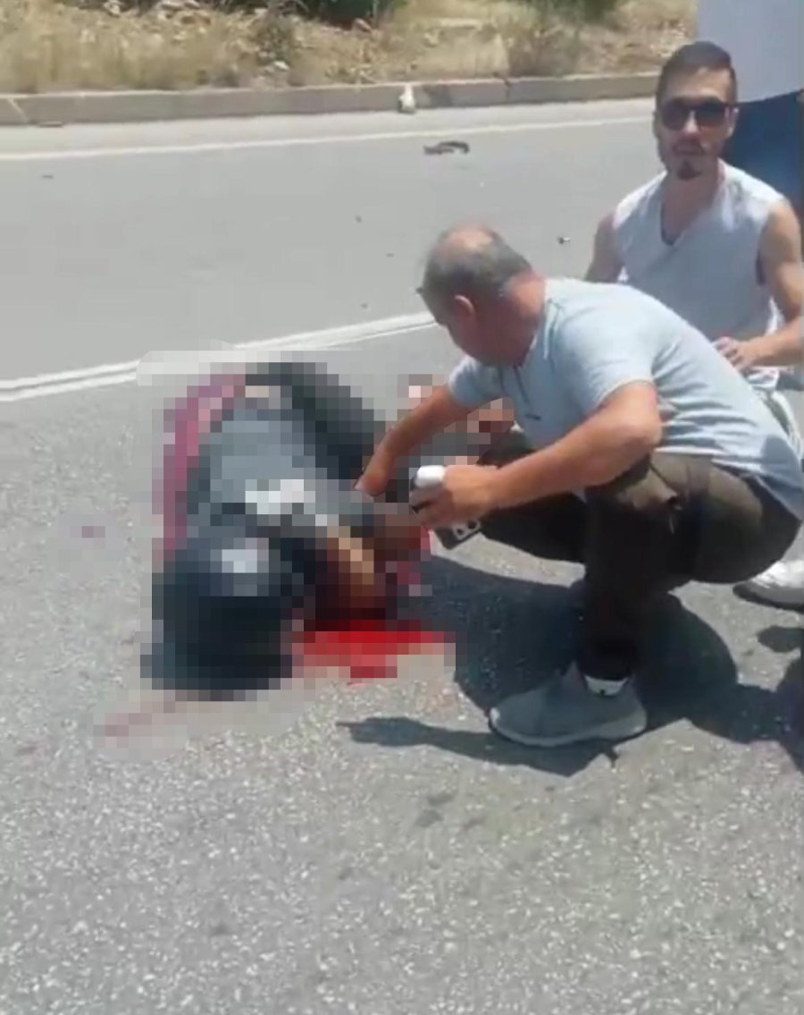 Antalya’da Kemer Yolunda Feci Kaza: 2 Ölü, 4 Yaralı