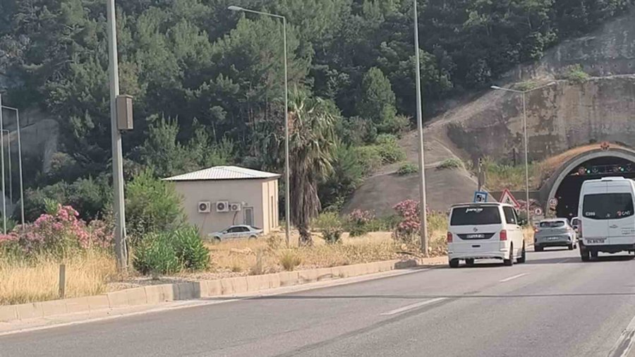 Antalya’da 2 Gencin Hayatını Kaybettiği Kazanın Görüntüleri Ortaya Çıktı