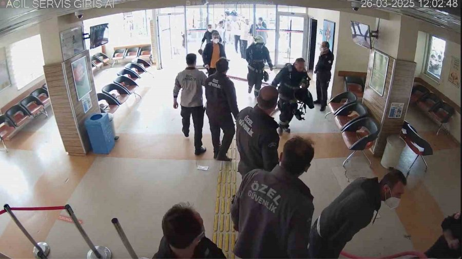 Alevler Arasında Zamanla Yarışan Kahramanlar Kameraya Yansıdı