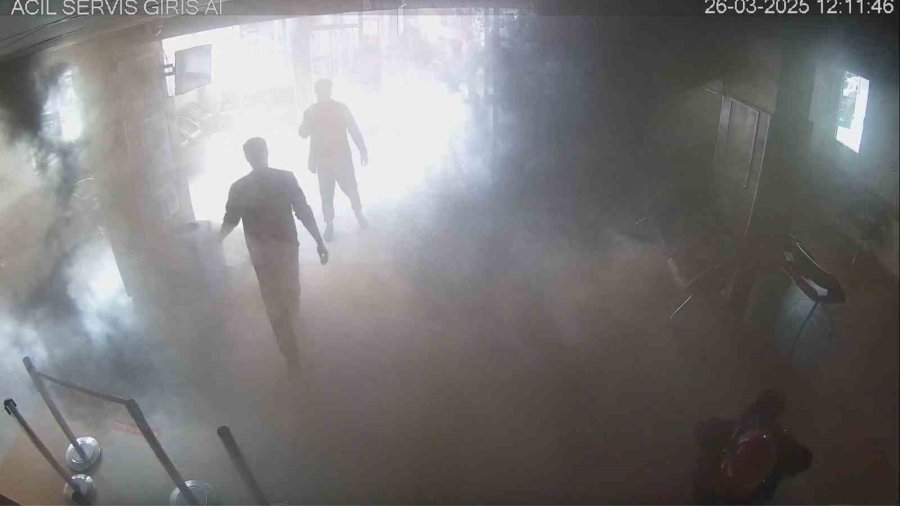 Alevler Arasında Zamanla Yarışan Kahramanlar Kameraya Yansıdı