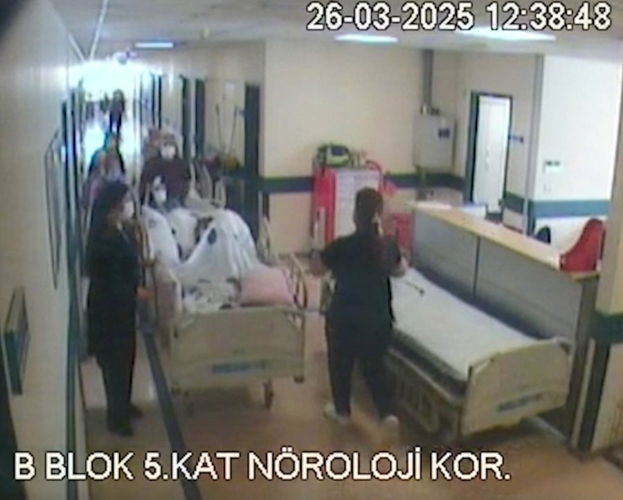 Alevler Arasında Zamanla Yarışan Kahramanlar Kameraya Yansıdı