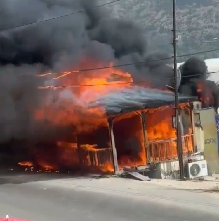Mersin’de Çıkan Yangınları İtfaiye Ekipleri Söndürdü