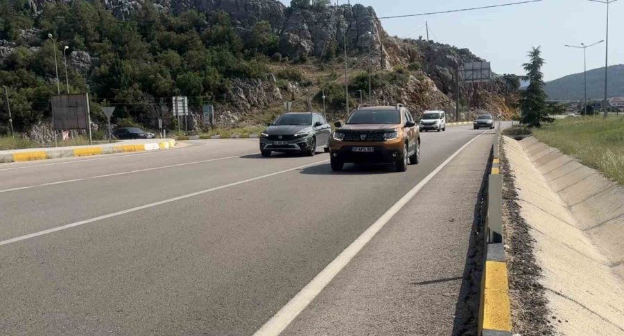 Tatilcilerin Dönüş Yolunda Trafik Yoğunluğu
