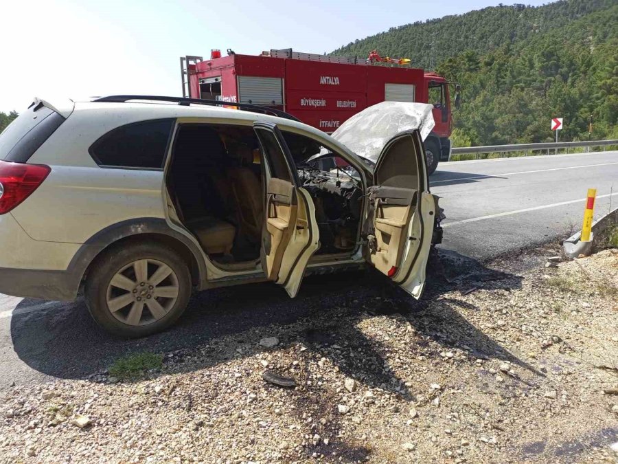 Antalya’da Seyir Halindeki Cip Alev Aldı