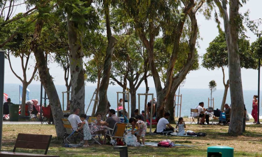 Antalya’da Bayramın Son Günü Sahiller Doldu
