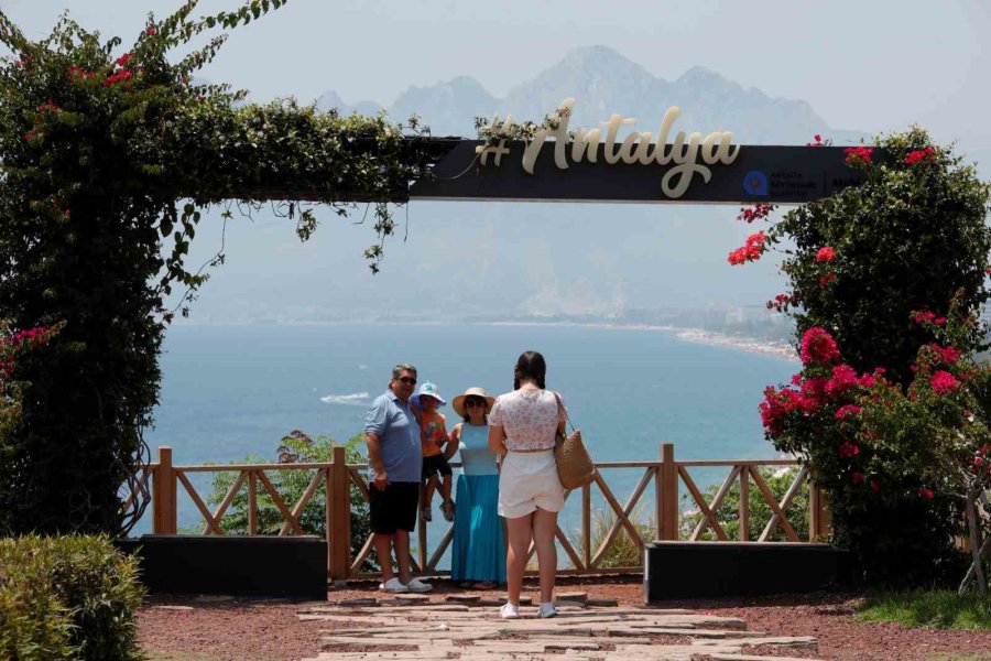 Antalya’da Bayramın Son Günü Sahiller Doldu