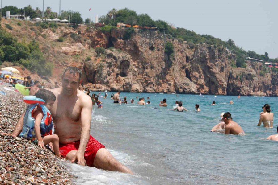 Antalya’da Bayramın Son Günü Sahiller Doldu