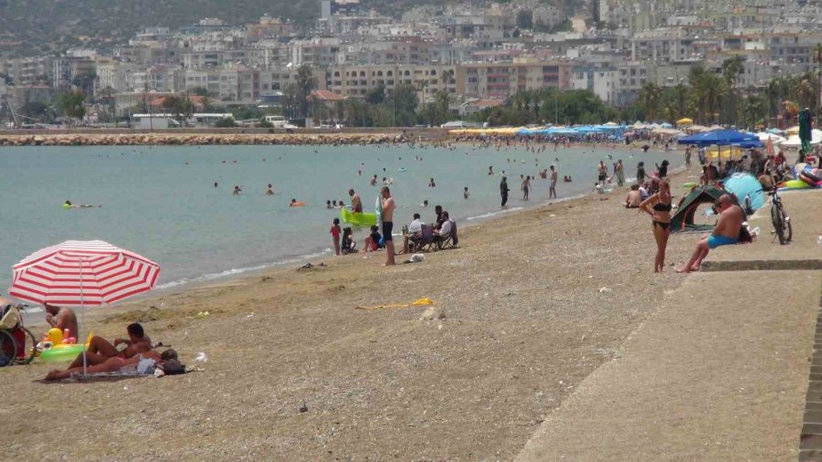 Mersin Plajlarında Bayram Bereketliliği Yaşandı