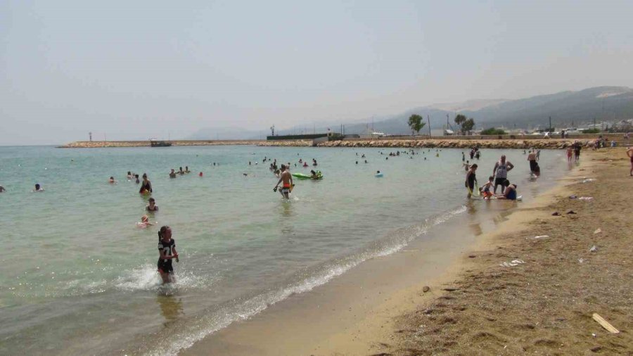 Mersin Plajlarında Bayram Bereketliliği Yaşandı