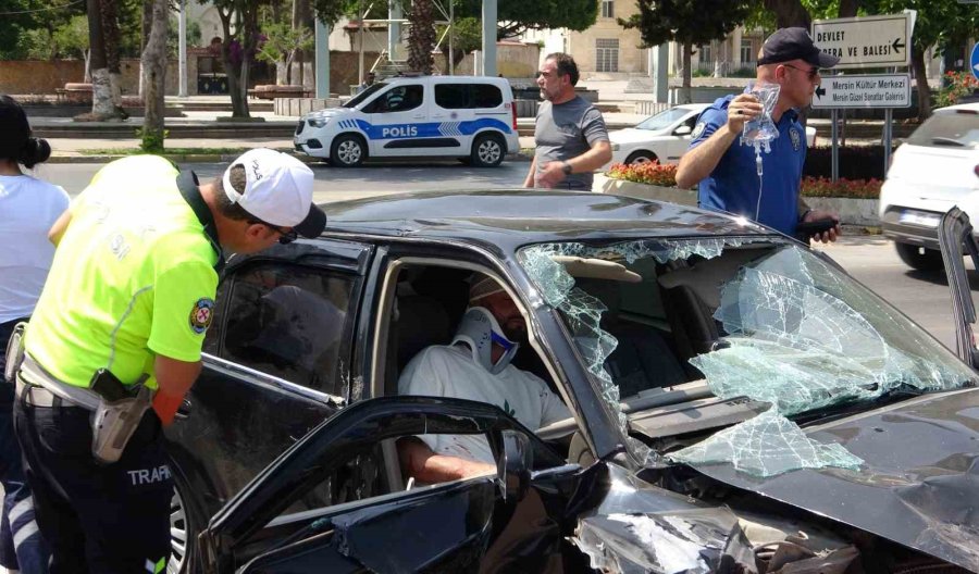 Otomobil Ve Motosikletler Çarpıştı: 1’i Ağır 3 Yaralı