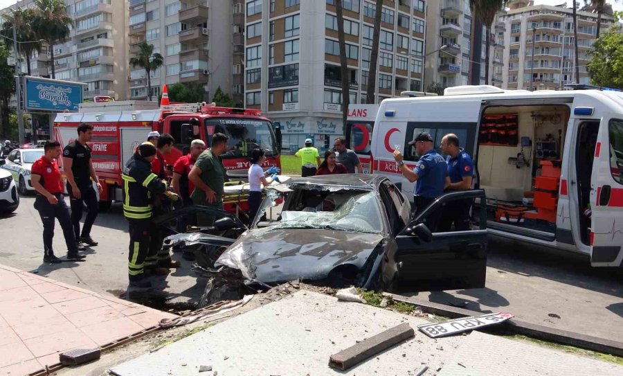 Otomobil Ve Motosikletler Çarpıştı: 1’i Ağır 3 Yaralı