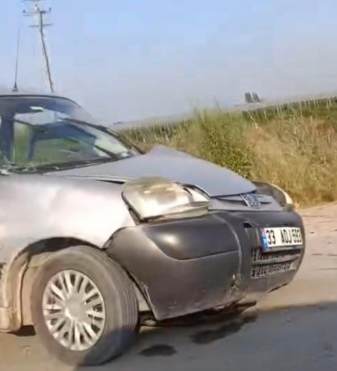 Otomobil İle Hafif Ticari Araç Çarpıştı: 7 Yaralı