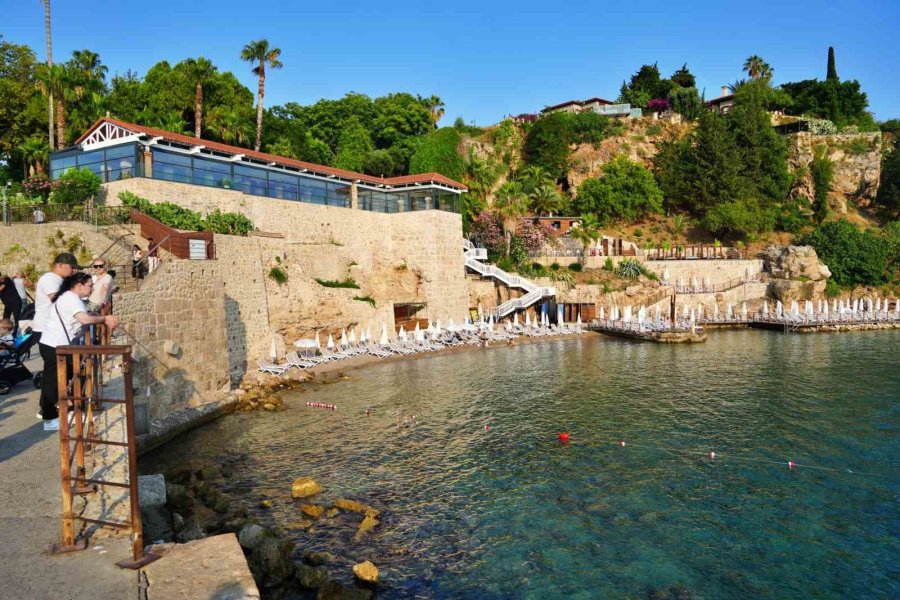 Mermerli Plajı Tadilat Nedeniyle Kapatıldı