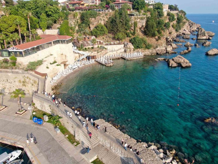 Mermerli Plajı Tadilat Nedeniyle Kapatıldı