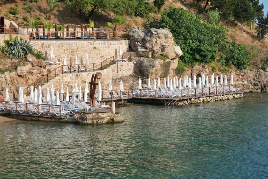 Mermerli Plajı Tadilat Nedeniyle Kapatıldı