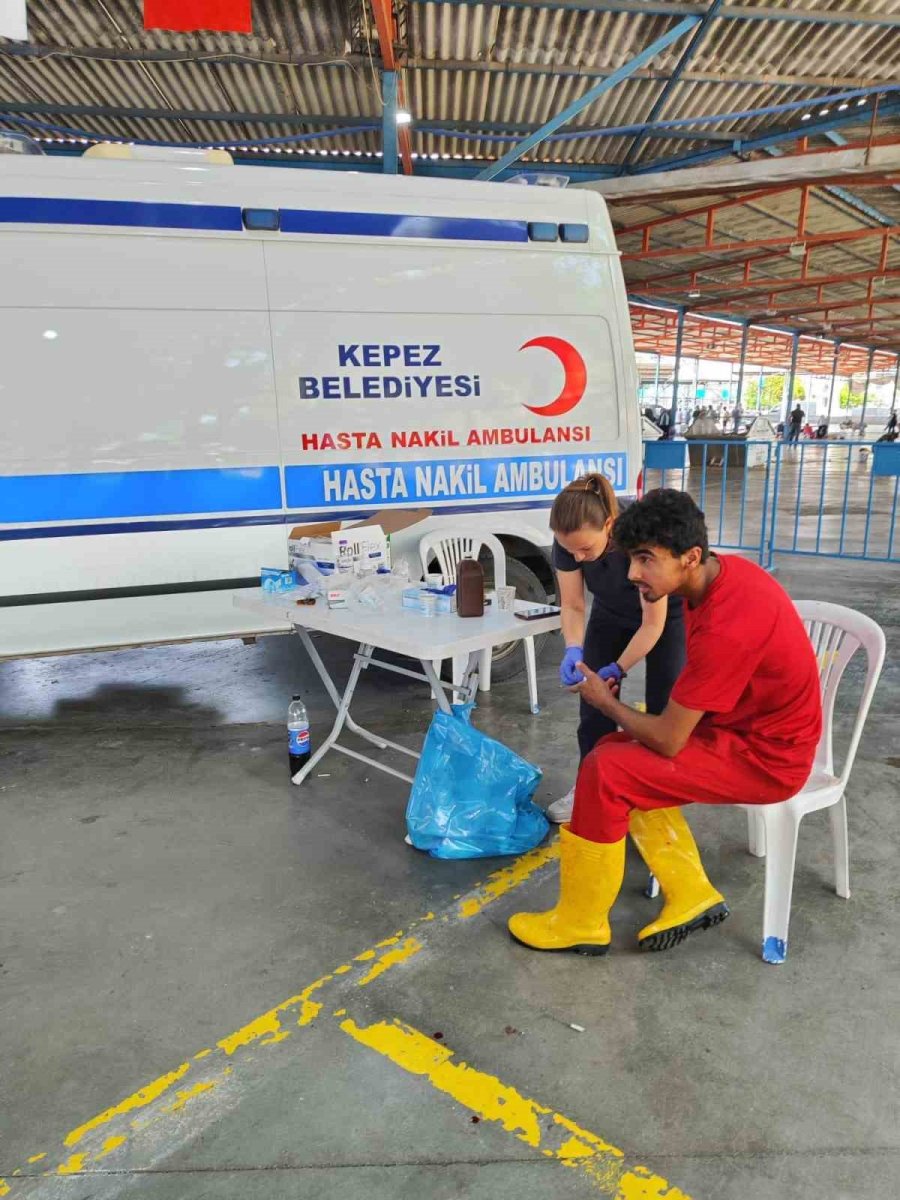 Kepez’de Bayram Mesaisi: 144 İhbar, 114 Acil Müdahale