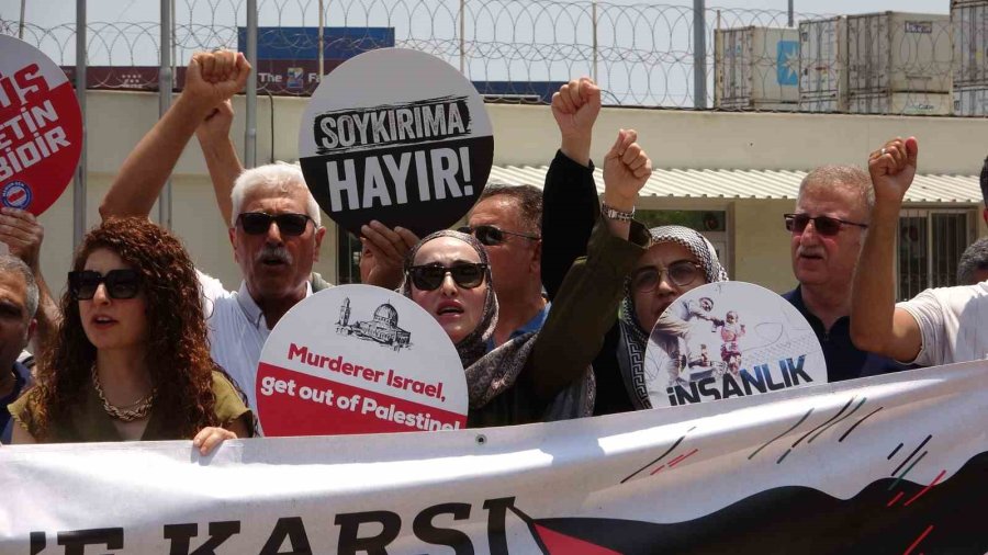 Mersin’de, İsrail’in ’madleen’ Gemisine Müdahalesi Protesto Edildi