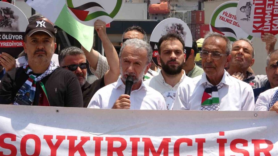 Mersin’de, İsrail’in ’madleen’ Gemisine Müdahalesi Protesto Edildi