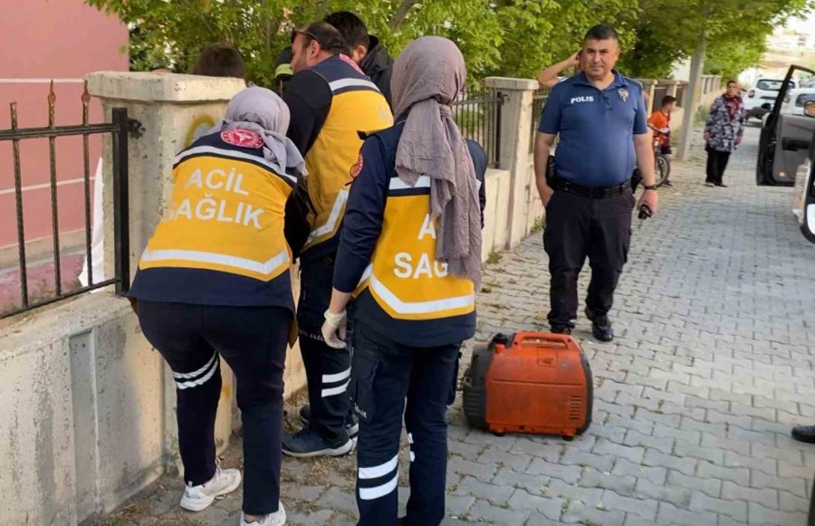 13 Yaşındaki Çocuk, Koluna Saplanan Demirle Hastaneye Kaldırıldı