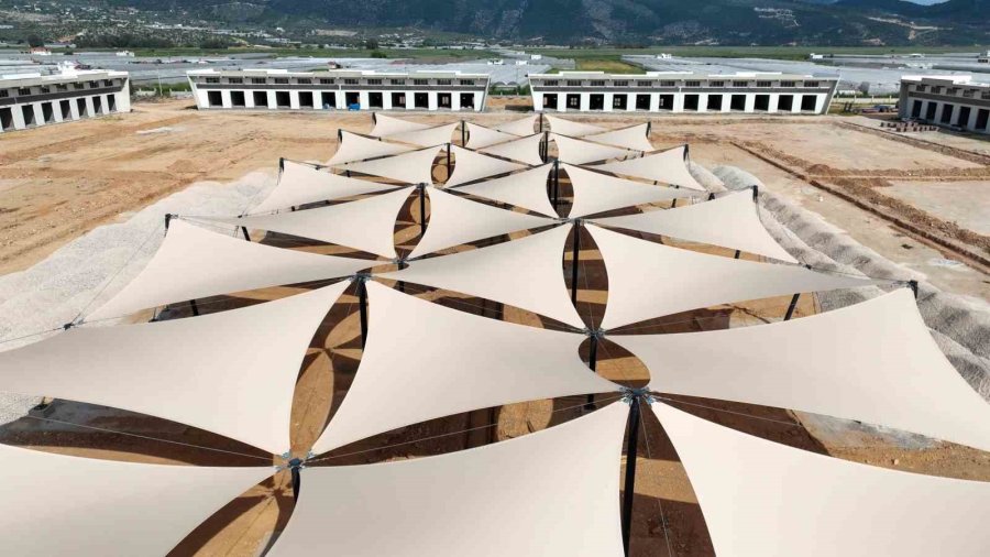 Kınık Toptancı Hal Kompleksi Tamamlanıyor