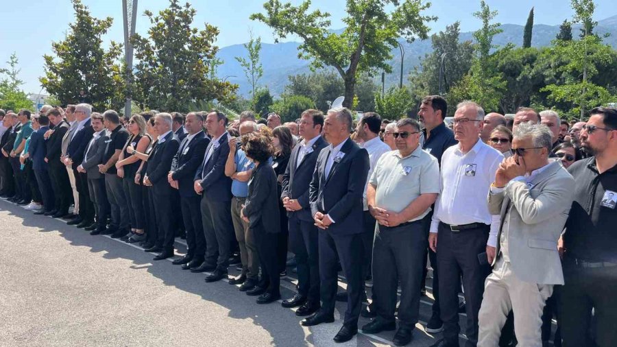 Ferdi Zeyrek’in Adı Muratpaşa’da Bir Parkta Yaşayacak