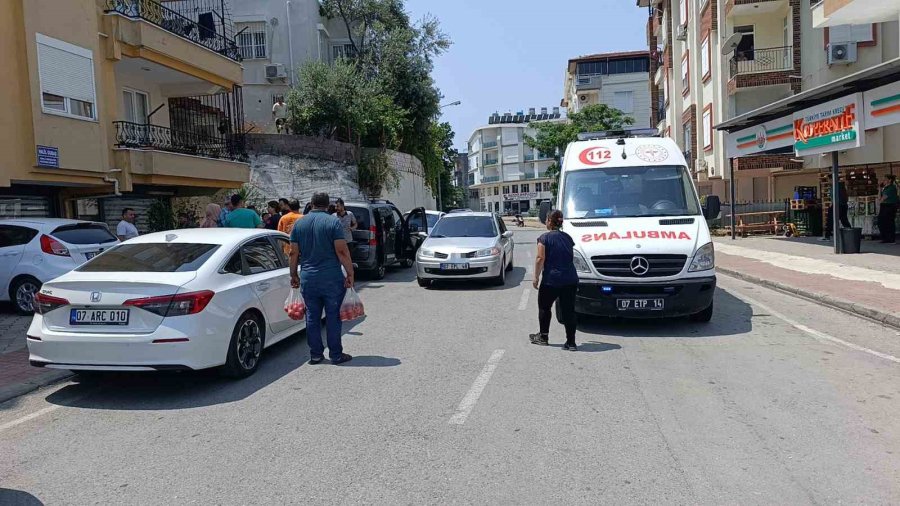Kaza Sonrası Ambulansa Binmemek İçin Çırpındı, Sebebi İğne Korkusu Çıktı