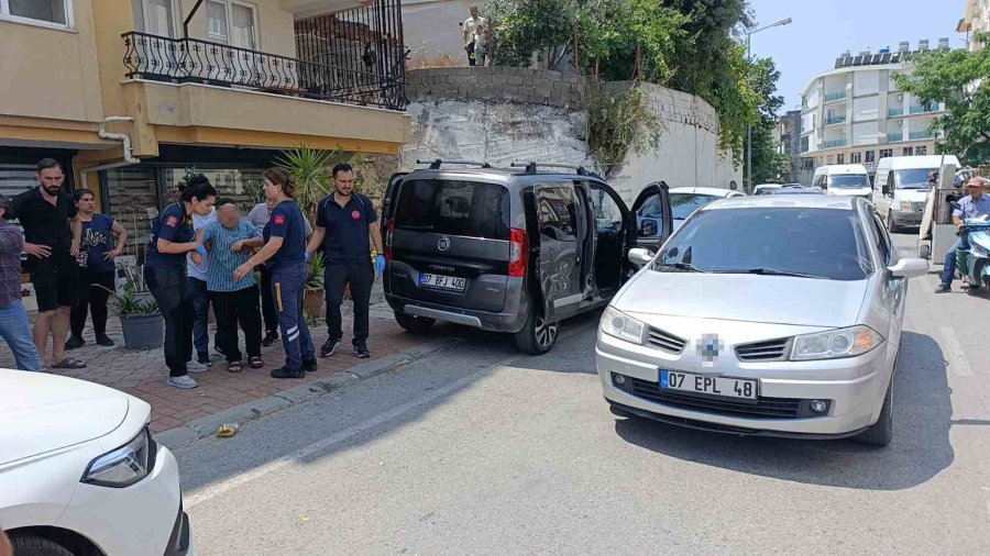 Kaza Sonrası Ambulansa Binmemek İçin Çırpındı, Sebebi İğne Korkusu Çıktı