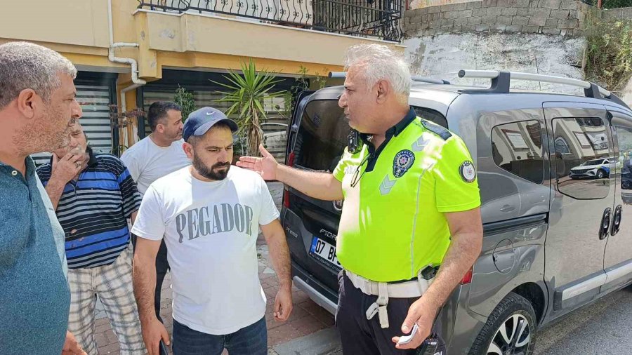 Kaza Sonrası Ambulansa Binmemek İçin Çırpındı, Sebebi İğne Korkusu Çıktı