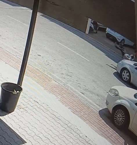 Kaza Sonrası Ambulansa Binmemek İçin Çırpındı, Sebebi İğne Korkusu Çıktı