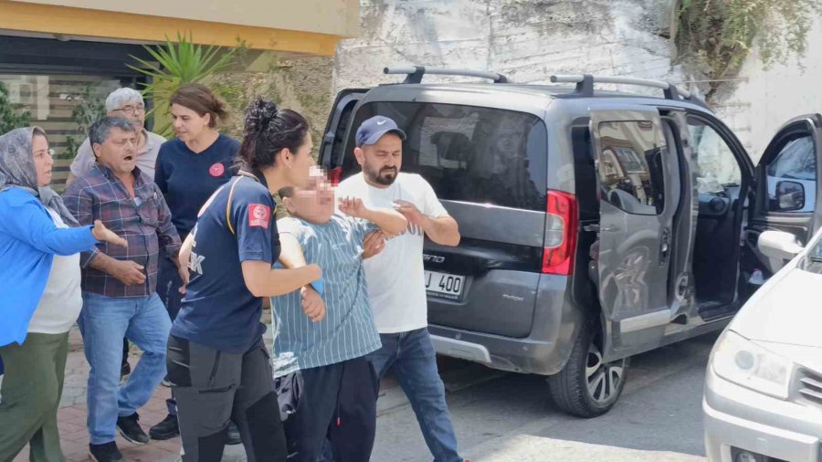 Kaza Sonrası Ambulansa Binmemek İçin Çırpındı, Sebebi İğne Korkusu Çıktı