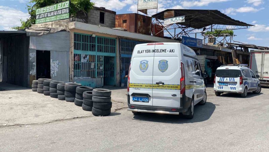 Sandalyeden Düşen Adam Ağır Yaralandı