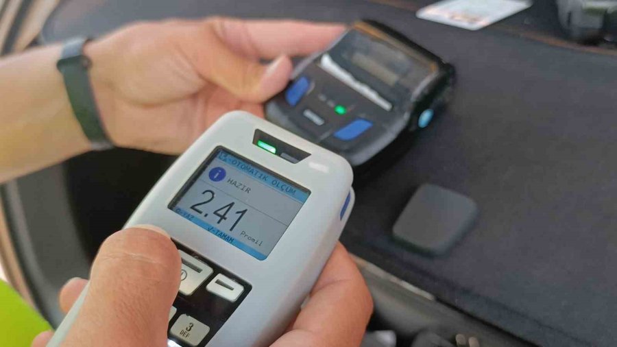 Ters Yönde Giden Kamyonet Sürücüsü 2.41 Promil Alkollü Çıktı