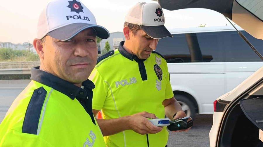 Ters Yönde Giden Kamyonet Sürücüsü 2.41 Promil Alkollü Çıktı