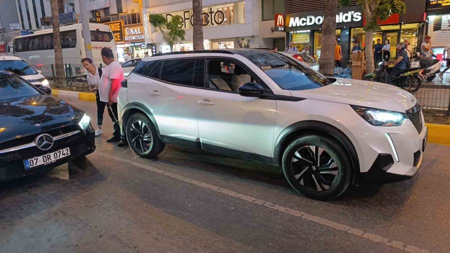 Kaza Yapan Arkadaşının Kıyafetlerini Giyerek Geldi, Polisleri Kandıramadı