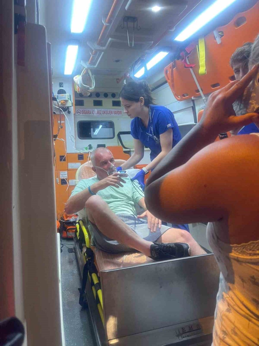 Alanya’da Otelde Çıkan Yangında 600 Turist Tahliye Edildi