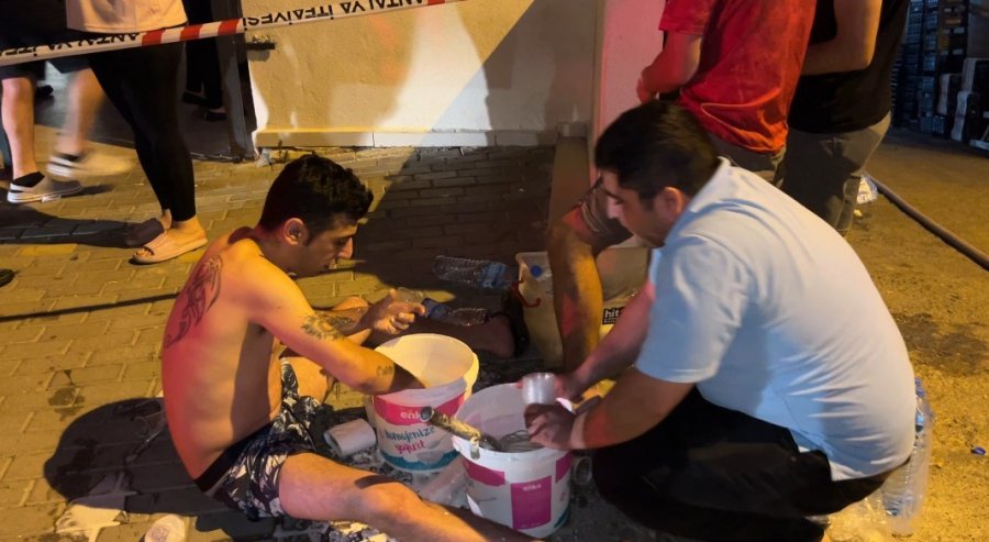 5 Yıldızlı Oteldeki Yangında Tahliye Edilen 622 Turist Civar Otellere Yerleştirildi