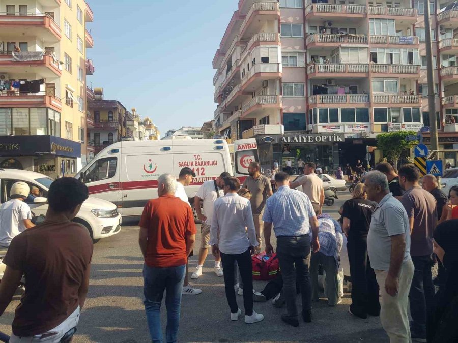 Alanya’da Motosiklet İle Kamyonet Çarpıştı: 2 Yaralı