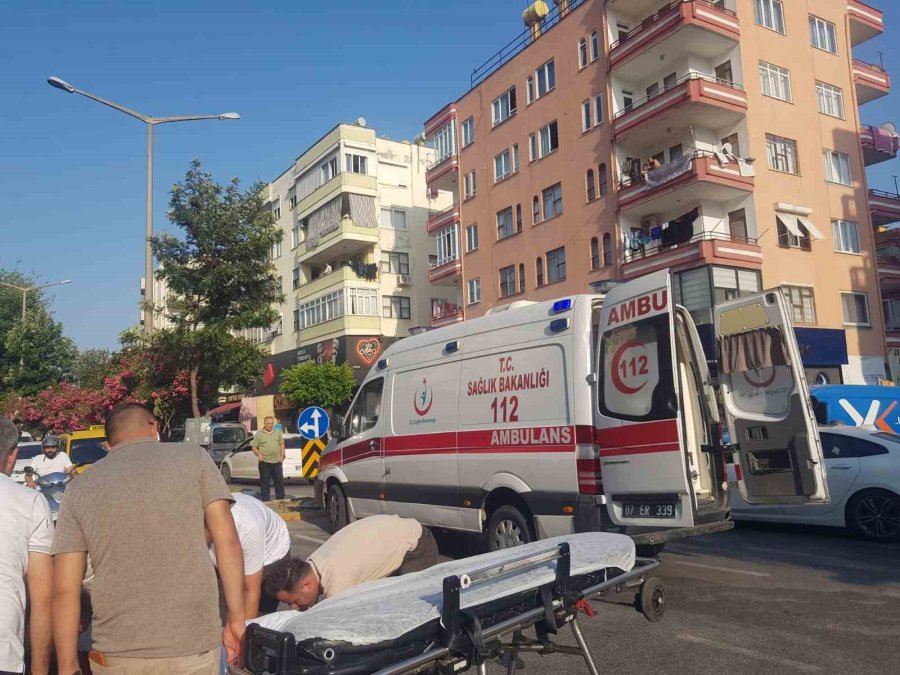 Alanya’da Motosiklet İle Kamyonet Çarpıştı: 2 Yaralı