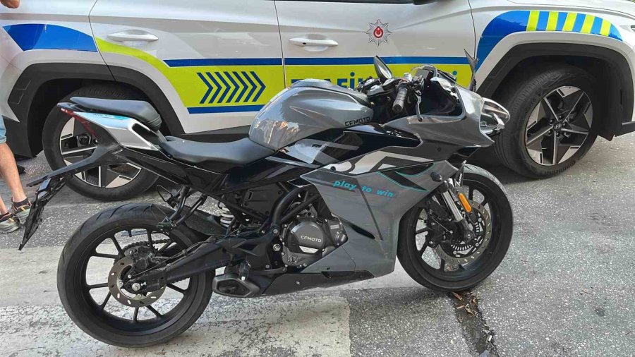 Alanya’da Motosiklet İle Kamyonet Çarpıştı: 2 Yaralı