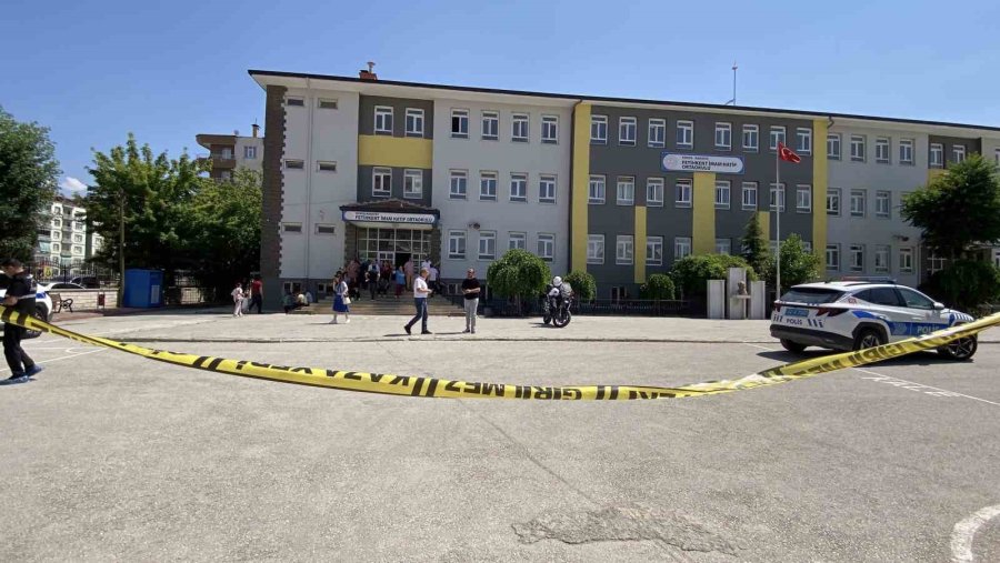 Konya’da Bir Öğretmen Okulda Uğradığı Silahlı Saldırıda Hayatını Kaybetti