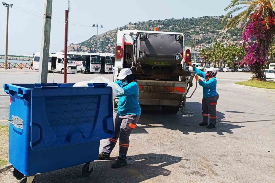 Bayramda Tatilciler Alanya’ya 5 Bin Ton Atık Bıraktı