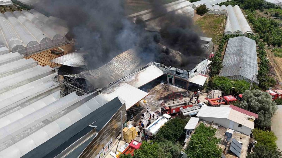 Fide Üretim Merkezi Alev Alev Yandı Çalışanlar Gözyaşlarına Boğuldu