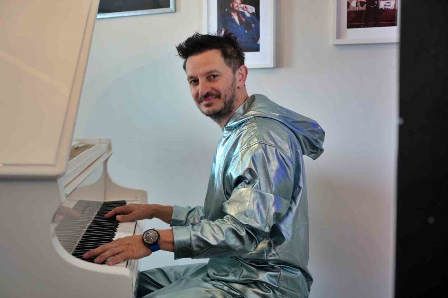 Türk Dj 55 Bin Fit’te Müzik Yaptı, Guinness Dünya Rekoru Geldi