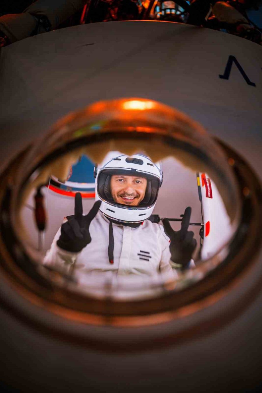 Türk Dj 55 Bin Fit’te Müzik Yaptı, Guinness Dünya Rekoru Geldi