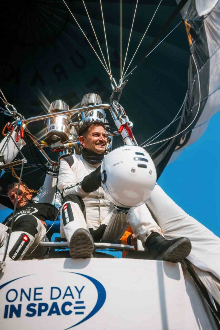 Türk Dj 55 Bin Fit’te Müzik Yaptı, Guinness Dünya Rekoru Geldi