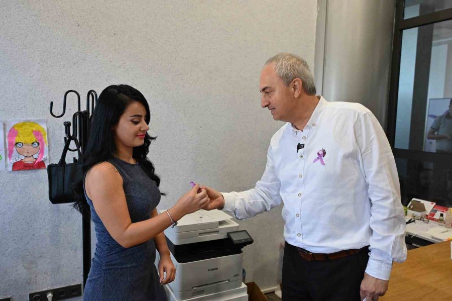 Kepez Belediyesi’nden Mor Kurdeleli Farkındalık Etkinliği