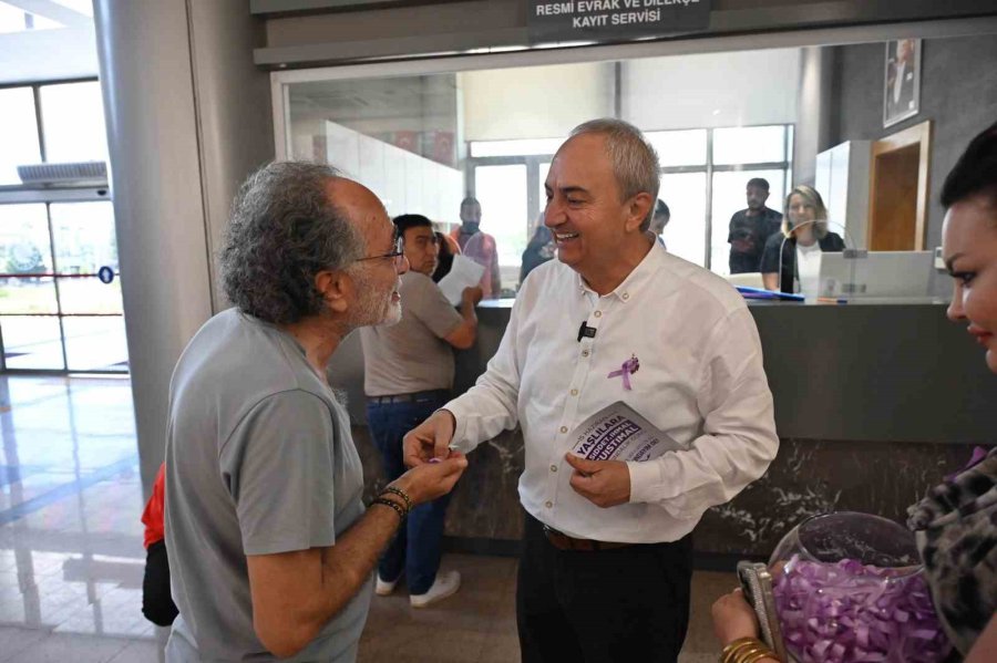 Kepez Belediyesi’nden Mor Kurdeleli Farkındalık Etkinliği